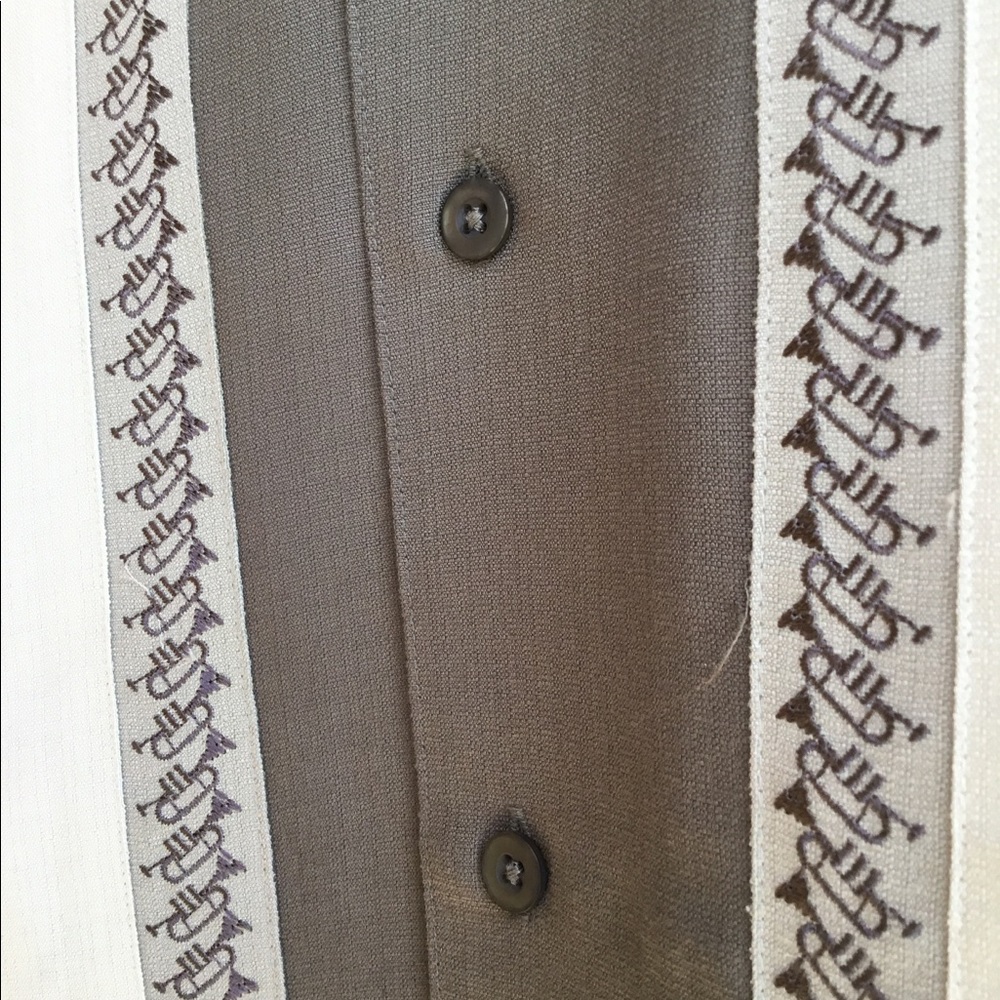 Men’s Large Cubavera button down - Picture 3 of 5